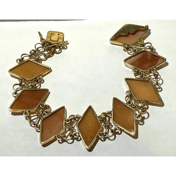 14K Gold Carved Shell Cameo Bracelet 6" With Geometric Diamond Design - Picture 2 of 16